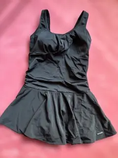 ギラロッシュ　ブラック ワンピース水着 フレアスカート付き