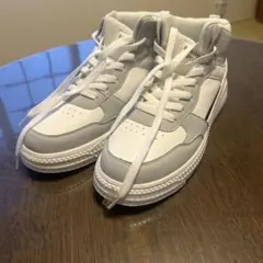 スニーカー ハイカット