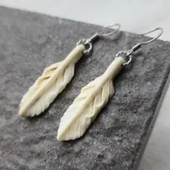 鹿の角 フェザーのピアス
