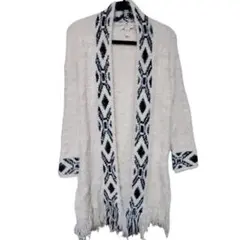 アンゴラ入り幾何学模様刺繍アイボリーカーディガン