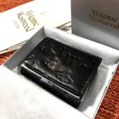 新作 Vivienne Westwood ヴィヴィアン ブラック 三つ折り財布