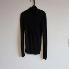 GU ブラック タートルネック セーター