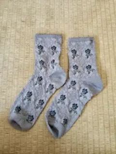 花柄グレーソックス