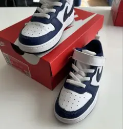 Nike コート　ボローネイビー ホワイト スニーカー15㎝