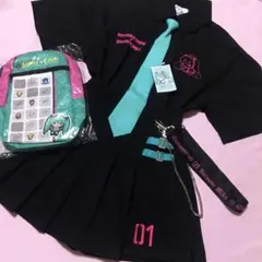ピアプロ 初音ミク シナモロール ネクタイ付き半袖シャツ 黒ブラック