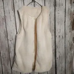 バズウィット【未使用に近い】モコモコ♡ベスト　ジレ　ホワイト　部屋着　フリー