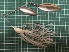 ズイール　スピナーベイト ダブルウィローリーフ