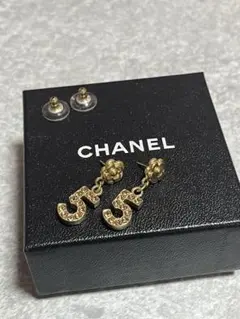 CHANEL カメリアとNo.5xラインストーンのシャネルピアス