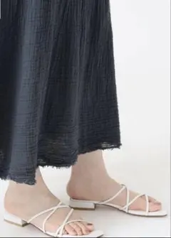 LE TALON スクエアマルチストラップフラットサンダル