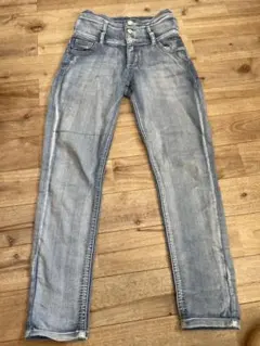 デニム　ダメージジーンズ　　ストレート　150 キッズ　ハイウェスト　女の子