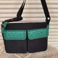 美品！オシャレなオーストリッチ使用！軽量充実ショルダーバッグ