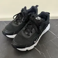 NIKE スニーカー ブラック ホワイト