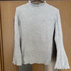 グレー　タートルネックニット