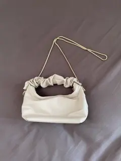 ハンドバッグ ゴールドストラップ付き