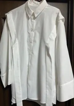 新品❤︎MICOAMERIホワイト長袖シャツ今だけ更にお値下げ❤︎のサムネイル
