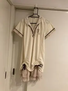 axes クリーム色 半袖ワンピース