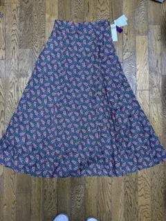 新品未使用リバティフレアスカート