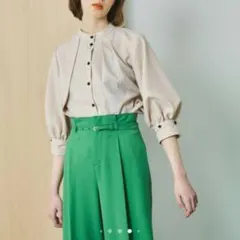 INella イネラ ボリュームシャーリングブラウス グリーン 川口春奈 