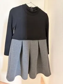 黒とグレーのリボン付きワンピース