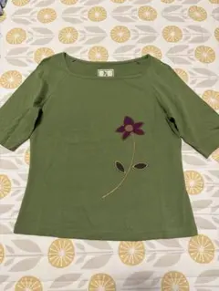 Jocononola ホコモモラ　半袖カットソー オリーブ 花柄刺繍のサムネイル