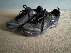 Reebok　スニーカー