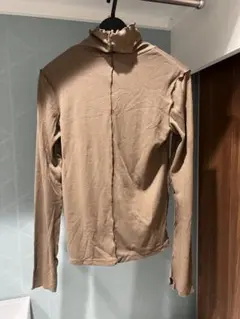 ベージュ タートルネック リブ編み 長袖