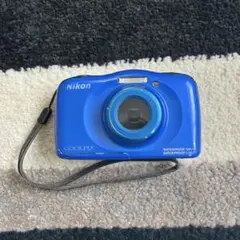 Nikon COOLPIX W100 本体 ブルー 防水 耐衝撃 - メルカリ