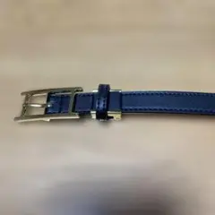 黒いレザーベルト 金色バックル 5穴