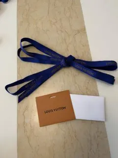 LOUIS VUITTON ロゴ入りリボンとカードセット