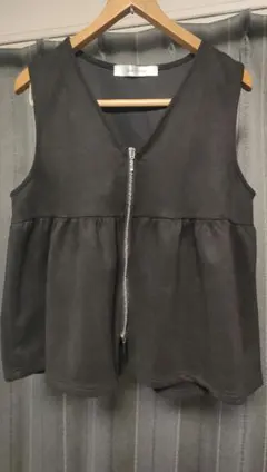 ノースリーブ フレアトップス ジッパー付き 黒 Mサイズ