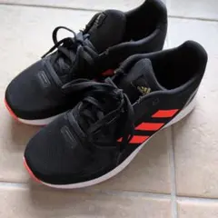 【美品】adidas ◎キッズスニーカー 黒✕オレンジ◎21.0男女