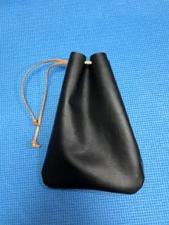 本革（牛革）ミニ巾着　レザークラフト ハンドメイド　ブラック①