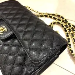 ブラック　キャビアスキン　キルティングバッグ　ゴールドチェーン　ダブルチェーン