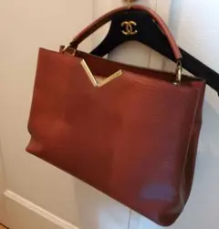 新品⭐️クロコダイル型押し　赤　ハンドバッグ　ショルダー　レザー　高見え　高級