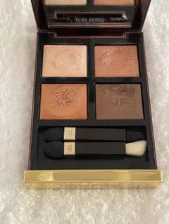 TOM FORD◆アイシャドウ◆アイカラー クォード D04Aサスピション