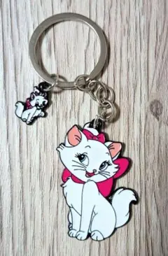 新品　マリーちゃん 　チャーム おしゃれキャット　キーホルダー　1点