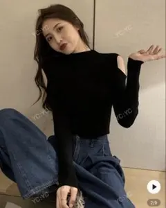 オフショルダー ブラックニット トップス