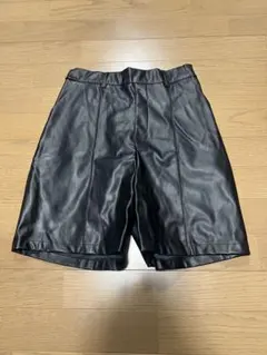 ブラック レザー ショートパンツ Fサイズ
