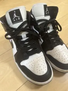 Nike Air Jordan1 ミッドスニーカー 白/黒