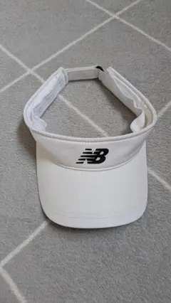 New Balance ホワイト バイザー