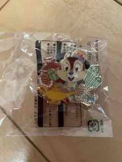 ２個セット！ディズニー ワゴンゲーム景品 ピンバッジ／ミッキー＆チップとデール