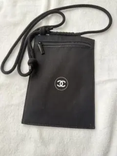 CHANEL BEAUTÉ サコッシュ パスポートケース