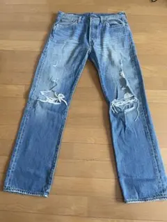 Levi's 501 150周年記念モデル ダメージ　ストレート　デニムのサムネイル