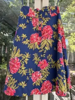 花柄ボタン付きフレアスカート美品♪のサムネイル