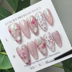 Item thumbnail for item 4b4dfc80-1b08-4a8f-b24e-e5c36d93ee4f