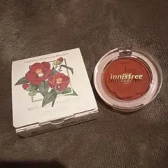 イニスフリー　カメリア　チークのサムネイル