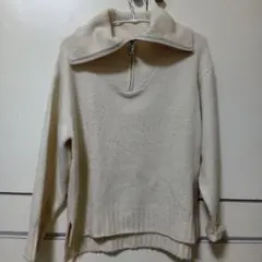 ま*ん様 クリーム色 ハイネック ハーフジップ ニット 長袖