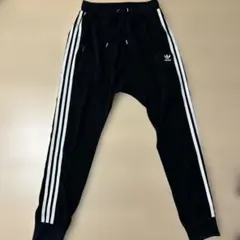 アディダス ブラック ジョガーパンツ