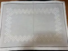 ホワイト刺繍入りランチョンマットナプキンセット