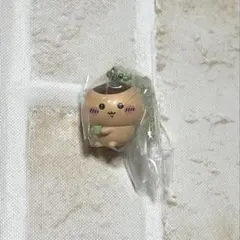 ちいかわマスコット付きキーホルダー　栗まんじゅう